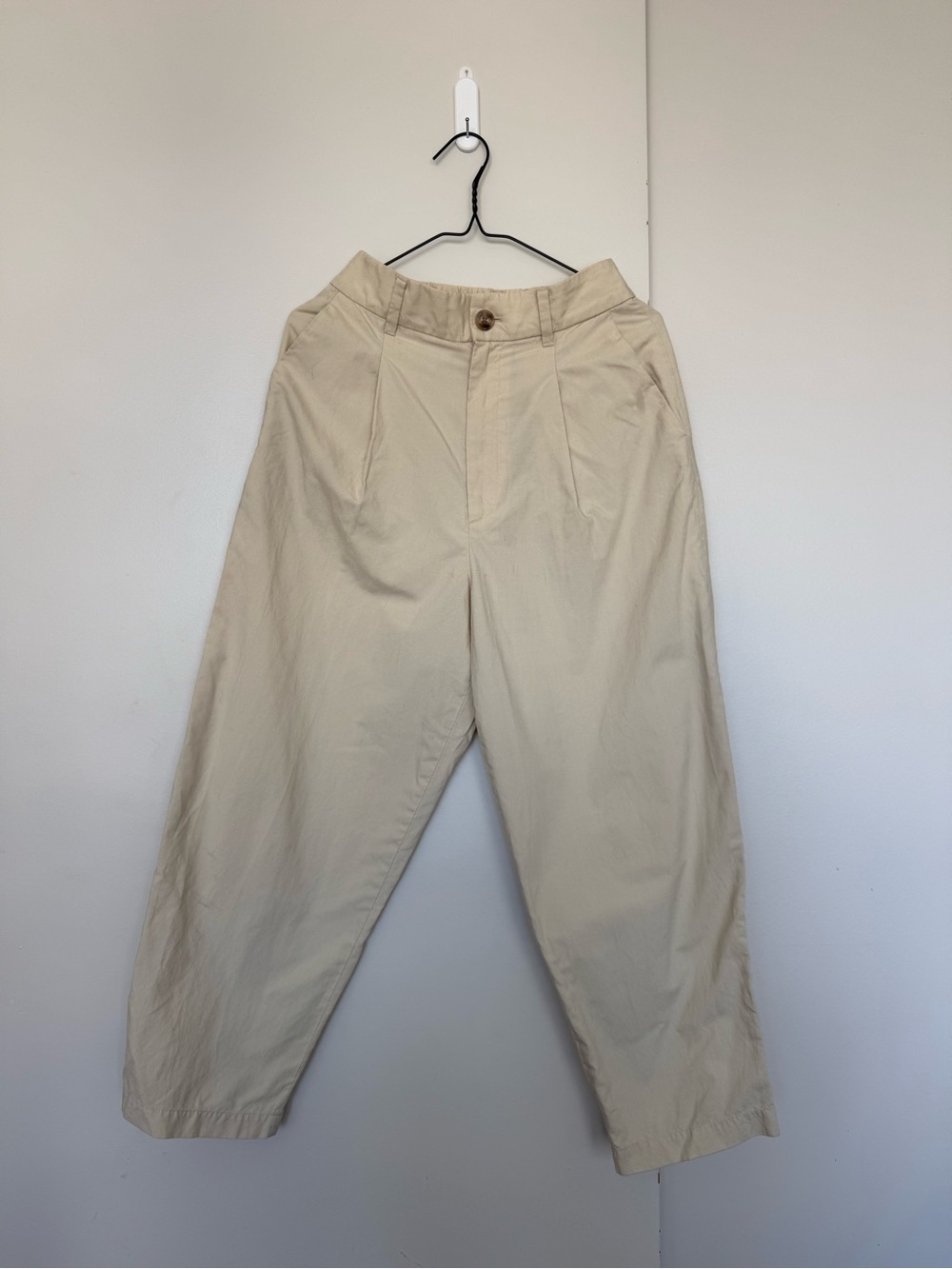 Uniqlo Beige Pleated High-Rise Chinos